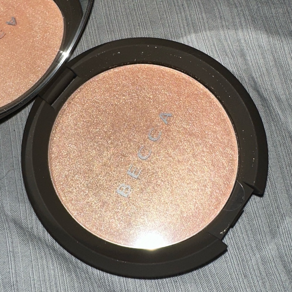 NIB Becca Cosmetics Champagne Pop Shimmering Skin Perfector